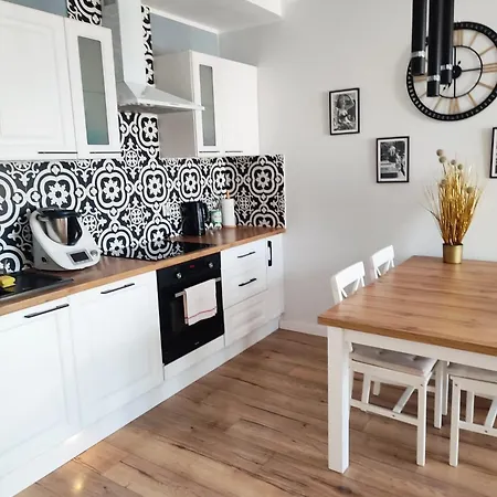 Seaview Apartment *